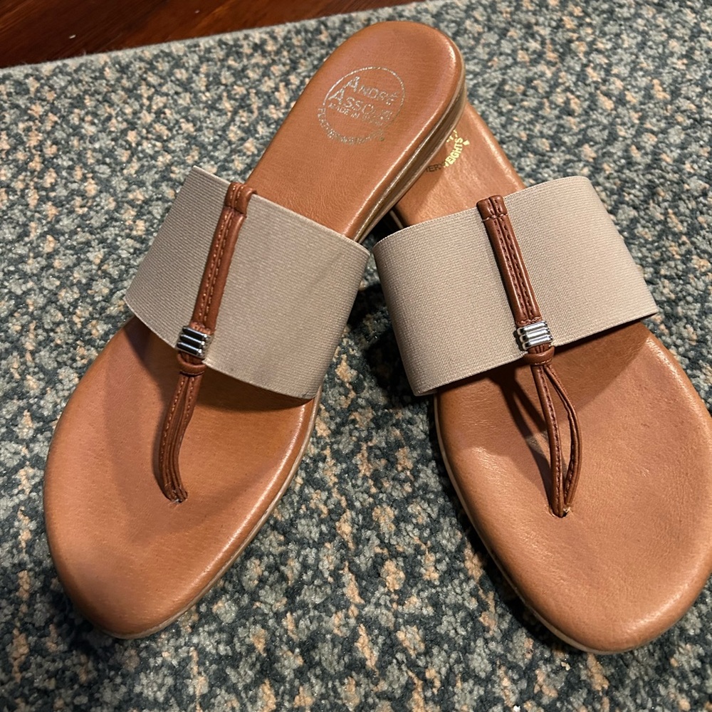 Andre Assous Featherweight Nice Sandals